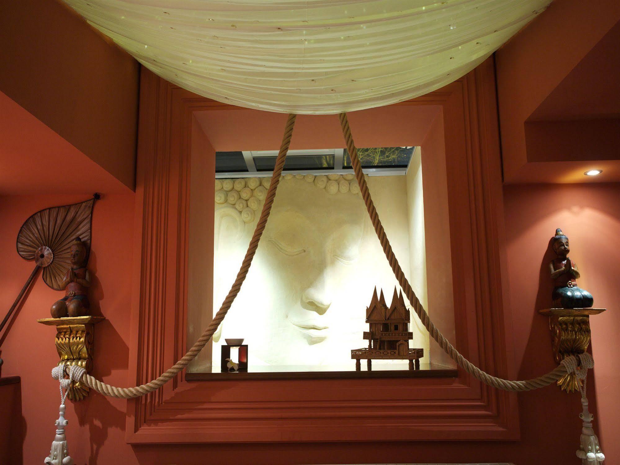 Grand Hotel בינץ מראה חיצוני תמונה The interior of the hotel
