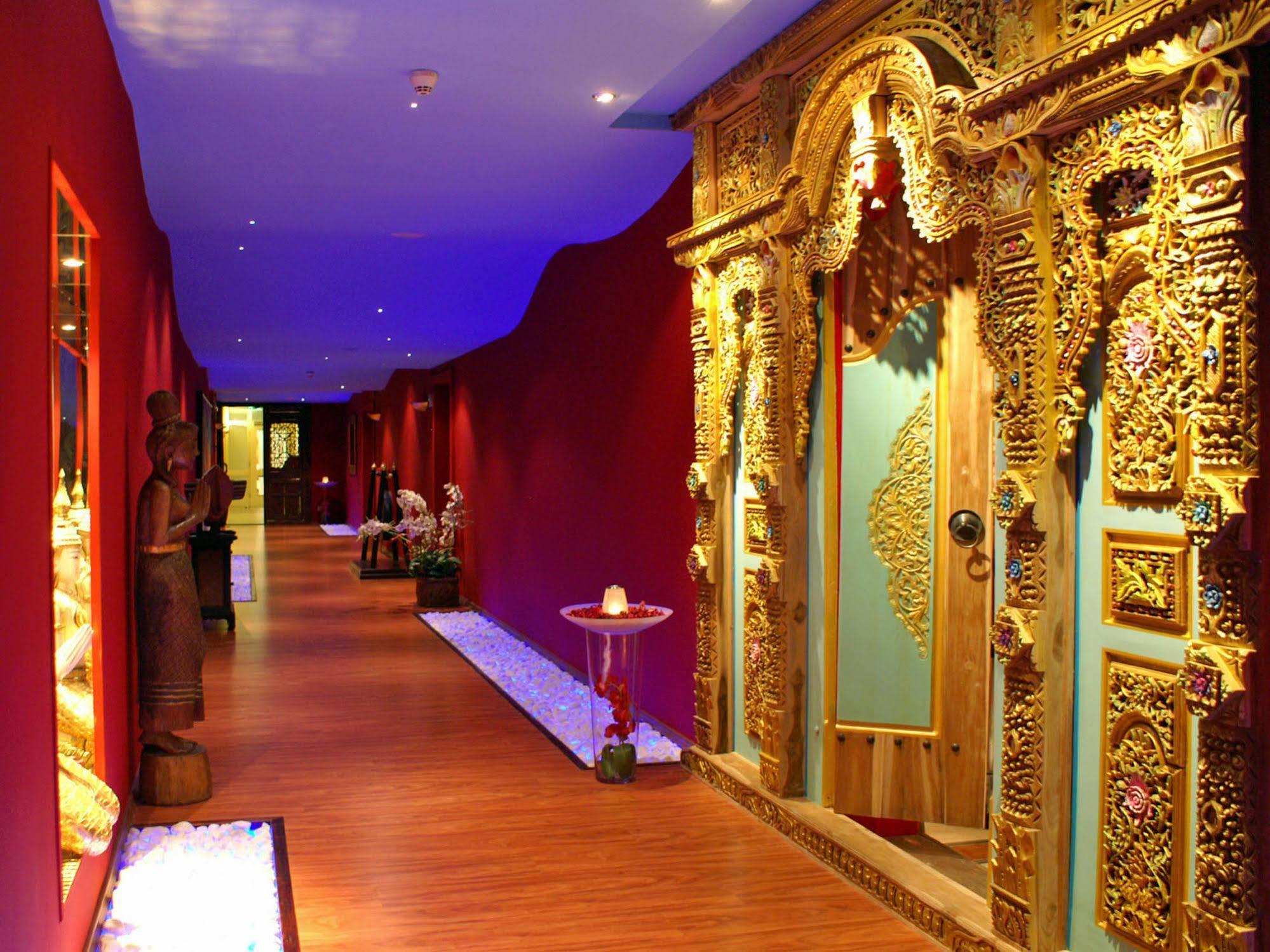 Grand Hotel בינץ מראה חיצוני תמונה Thai spa in Bangkok