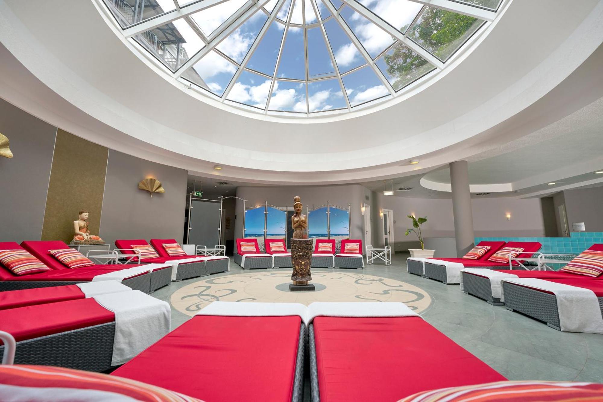Grand Hotel בינץ מראה חיצוני תמונה The spa at the Hotel
