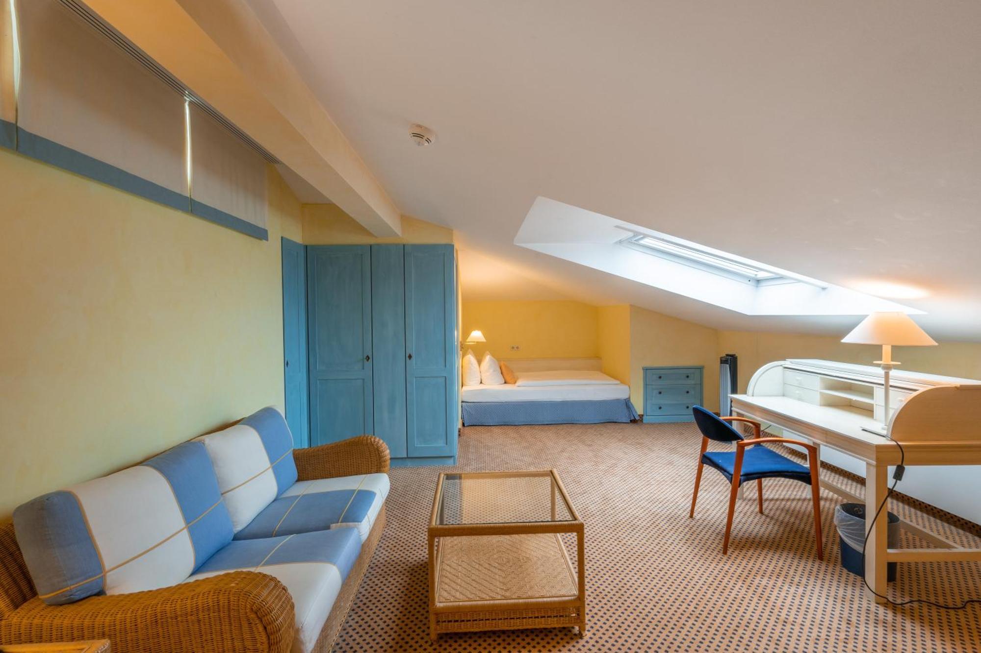 Grand Hotel בינץ מראה חיצוני תמונה A room at the hotel