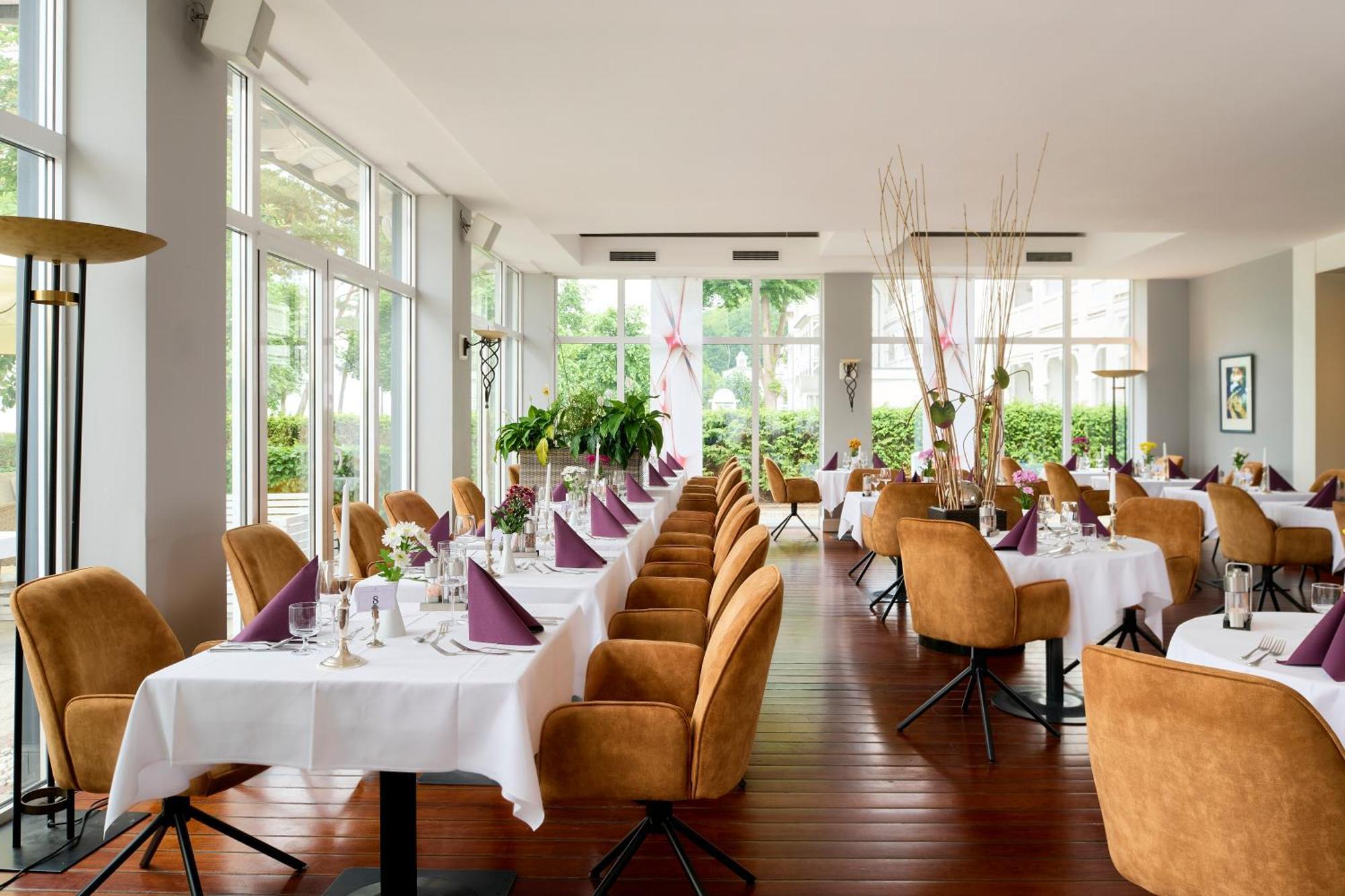 Grand Hotel בינץ מראה חיצוני תמונה Restaurant