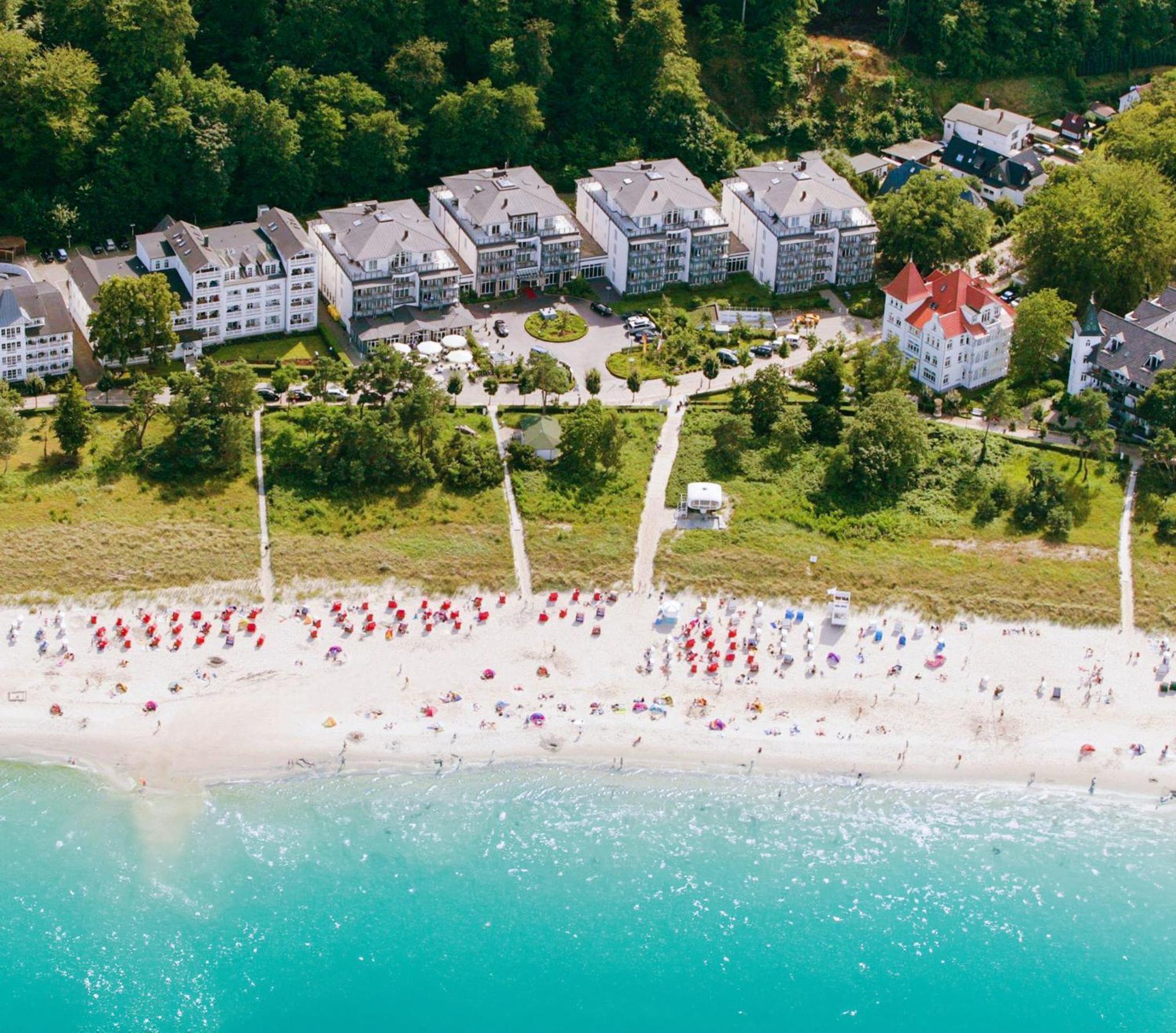 Grand Hotel בינץ מראה חיצוני תמונה Aerial view of the resort